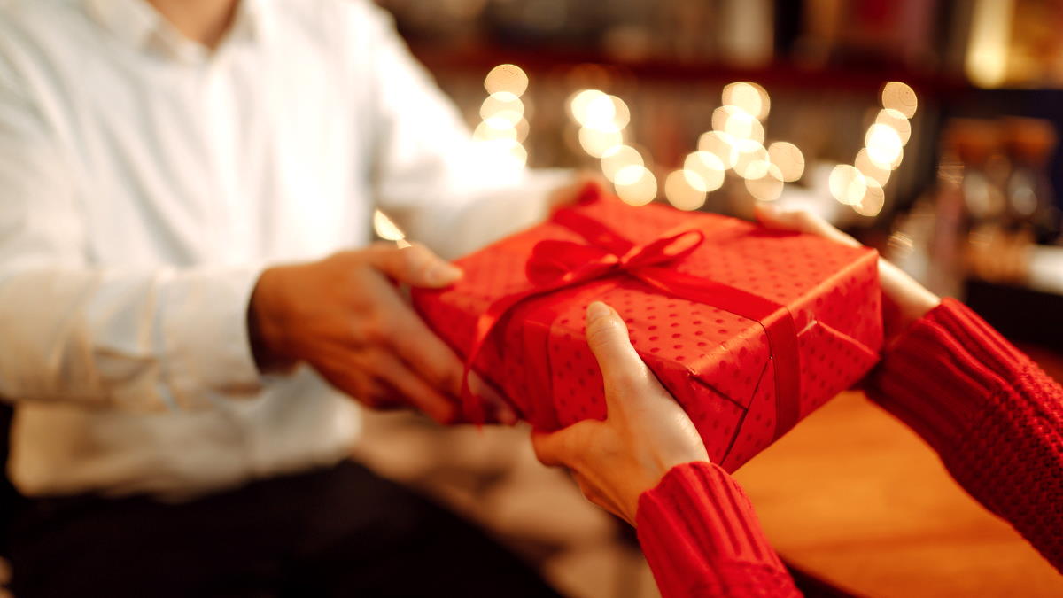 вручение подарка