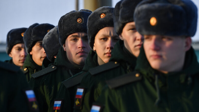 Мужской род во множественном числе: зачем в России решили повысить призывной возраст