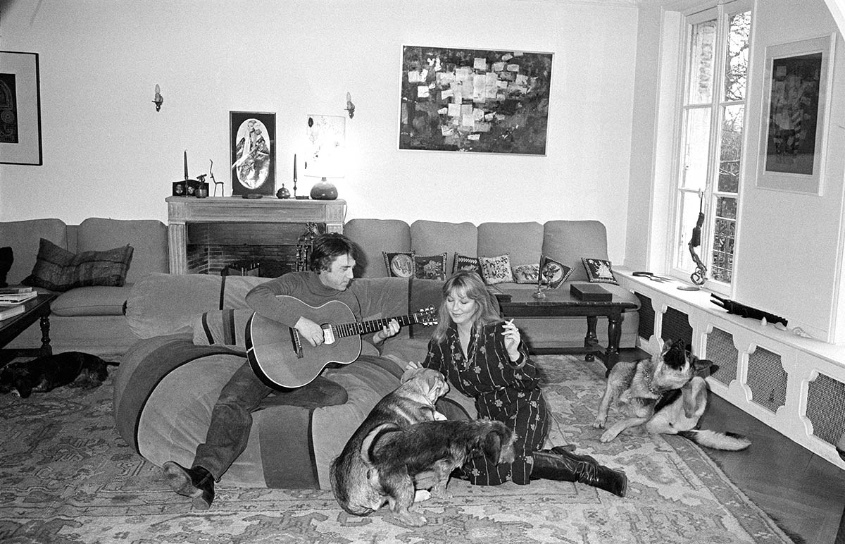 Французская актриса Марина Влади и Владимир Высоцкий дома