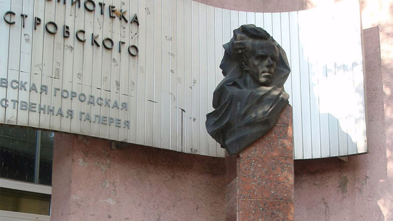 В Харькове демонтировали памятник Островскому