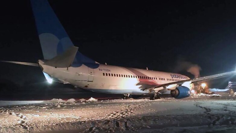 В аэропорту Перми самолет выкатился за взлетно-посадочную полосу