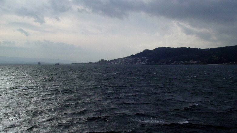 Пролив Дарданеллы вновь закрыли для судов из-за сильного тумана