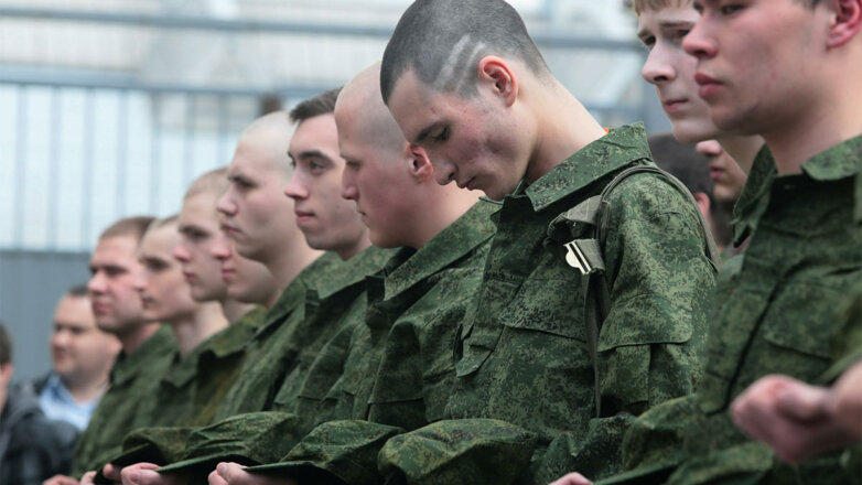 Госдума приняла закон о повышении призывного возраста в России