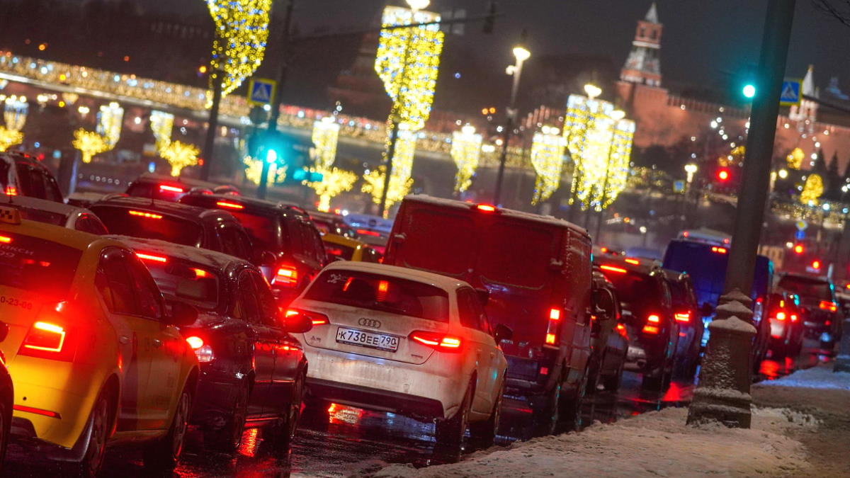 Пробки на дорогах Москвы достигли 9 баллов