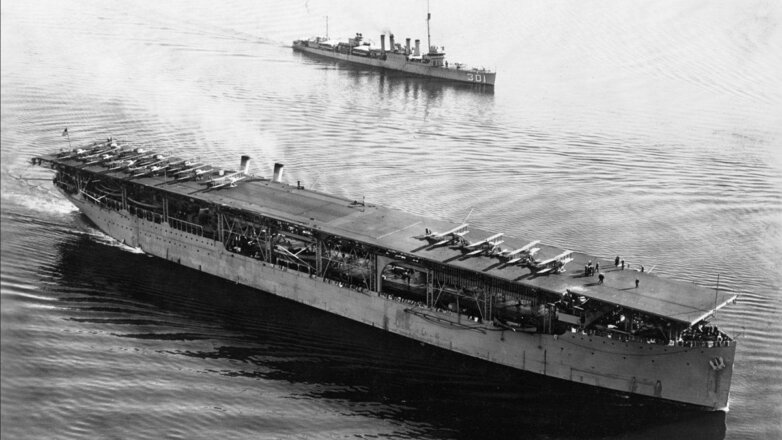 "Старый фургон": как служил и погиб первый авианосец ВМС США