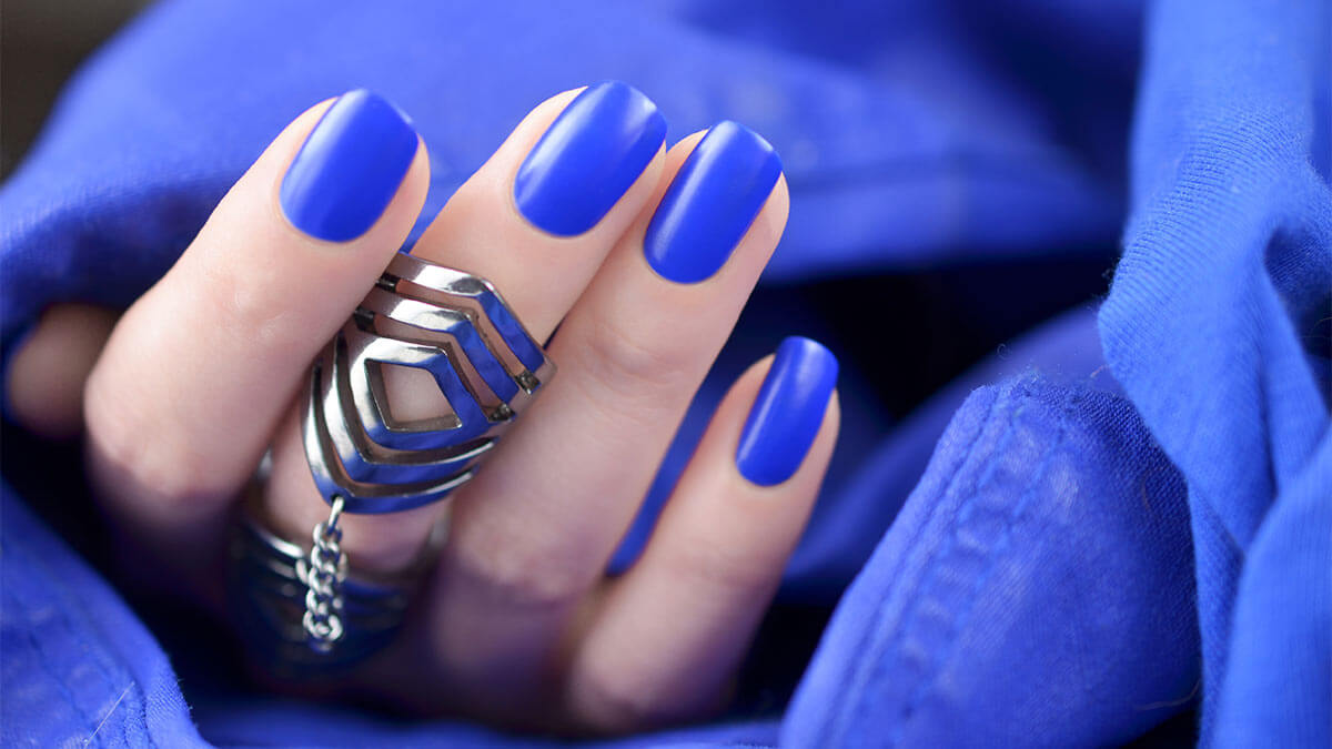 Кобальтовый цвет ногтей