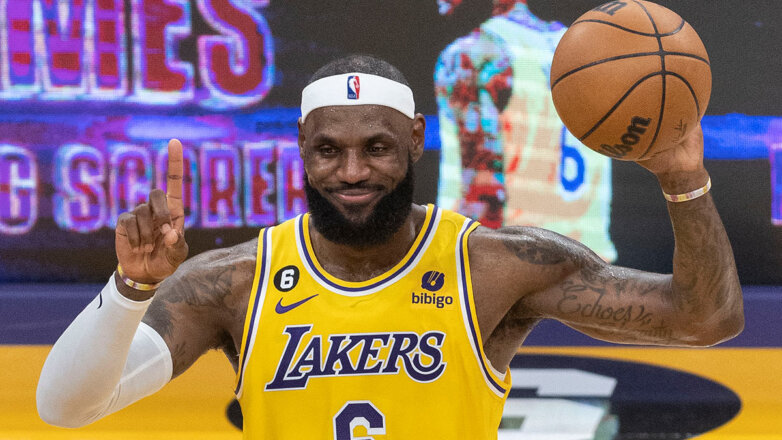 Баскетболист Леброн Джеймс побил рекорд Абдул-Джаббара по очкам в НБА