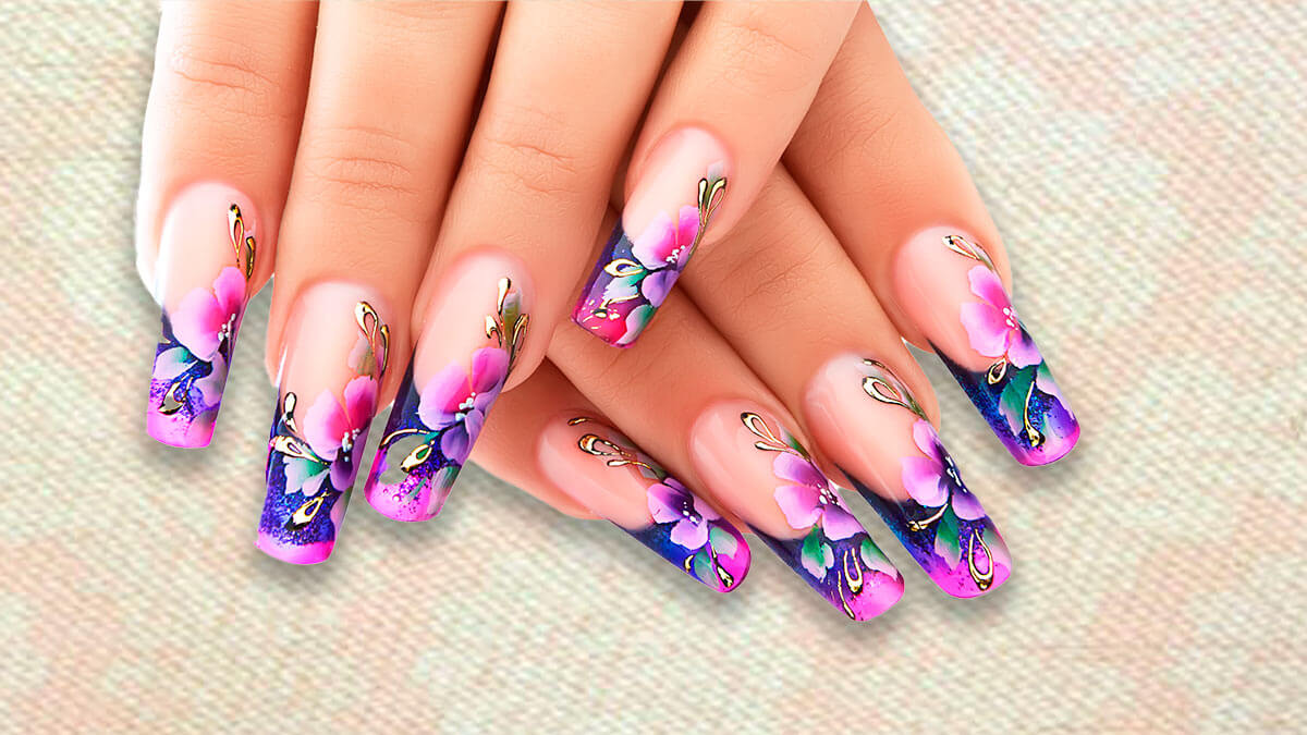 Цветы на всех ногтях