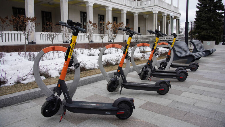 Вступают в силу поправки в ПДД, касающиеся электросамокатов: что нужно знать об этом