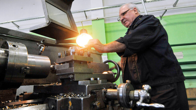 Годы берут свое:  как повышение пенсионного возраста влияет на демографию и экономику