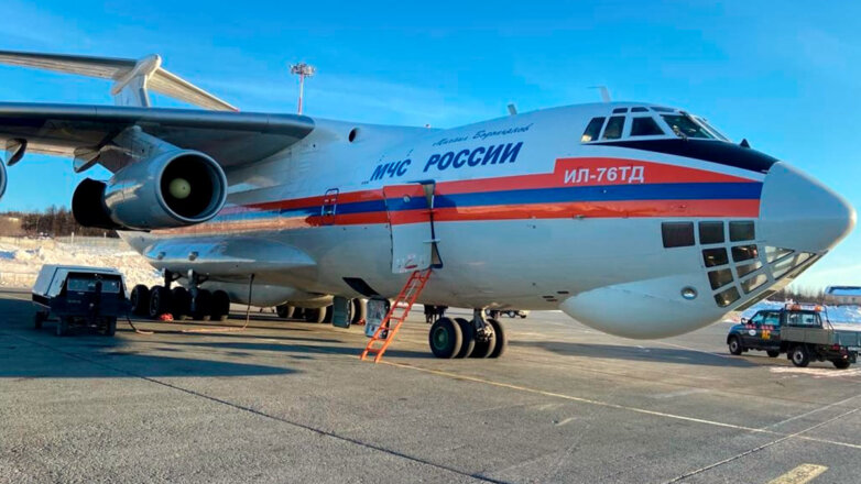 Самолет МЧС РФ отправился в пострадавший от землетрясения Иран