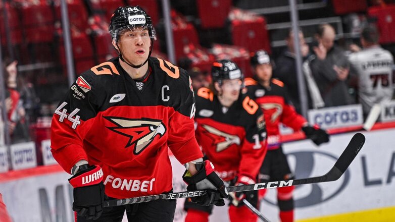 "Авангард" обыграл "Ладу" со счетом 5:3 в КХЛ