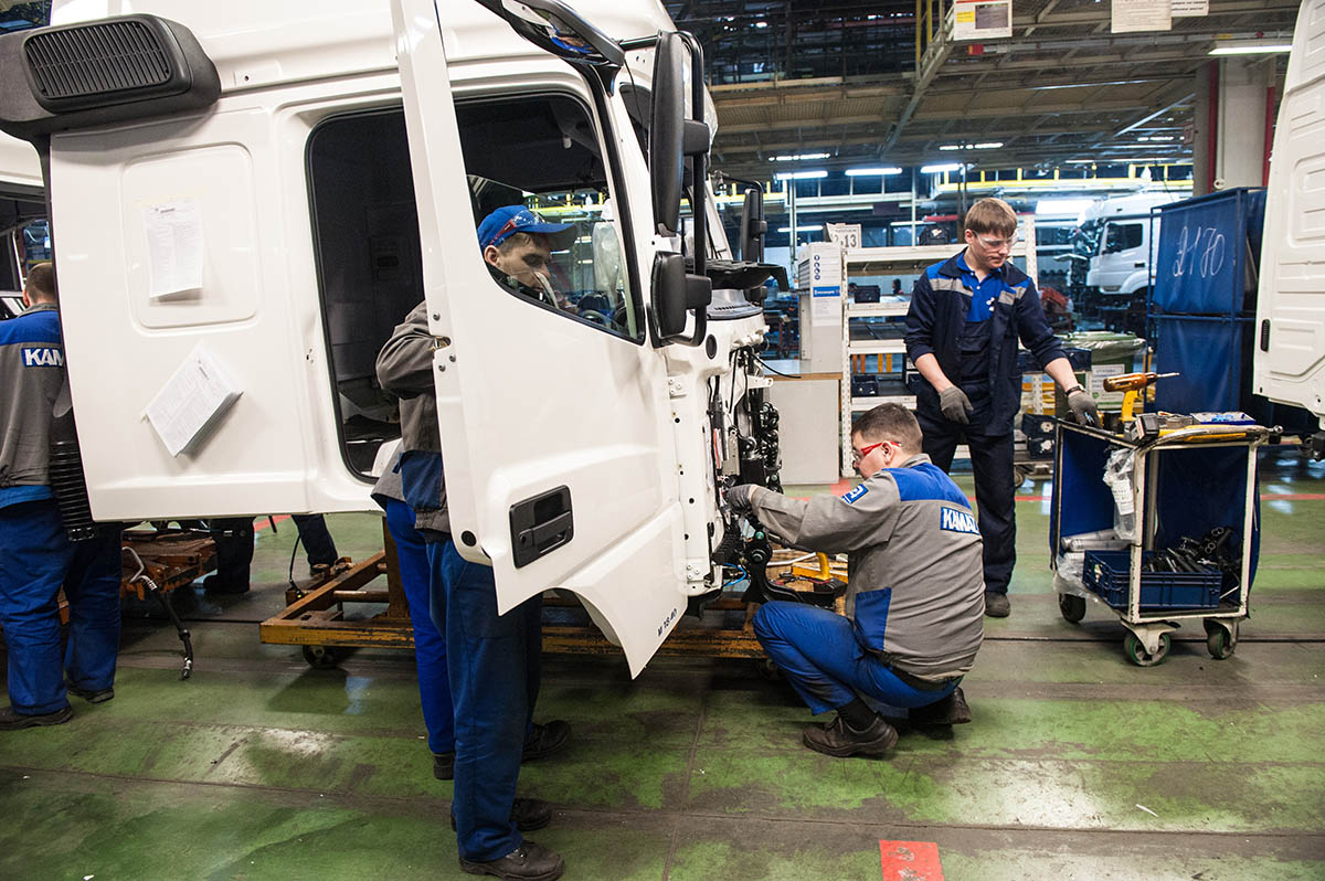 Сборка автомобиля с кузовом К5 заводе ПАО "Камаз"