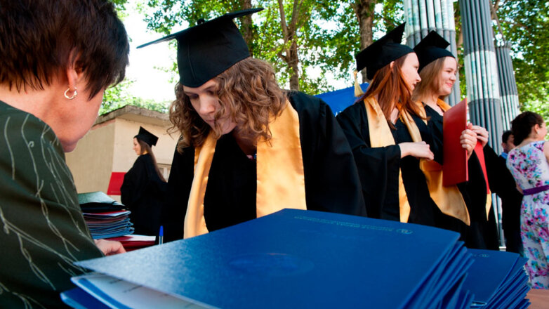 Возвращение к истокам: что ждет высшую школу России после отказа от Болонской системы