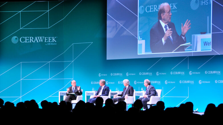 Российских дипломатов впервые за 20 лет не пригласили на форум по энергетике CERAWeek