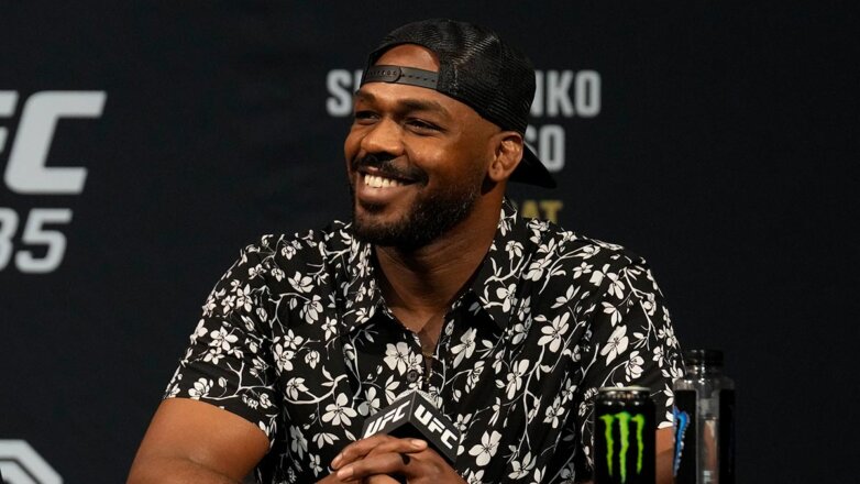 Чемпион UFC в тяжелом весе Джон Джонс допустил, что продолжит карьеру