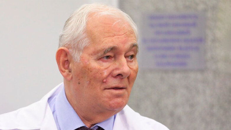 Доктор Рошаль сообщил, что после операции чувствует себя нормально