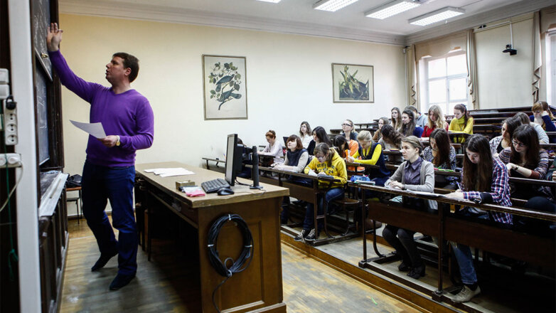 Вузы новых регионов приведут образовательные программы к стандартам России до 1 мая