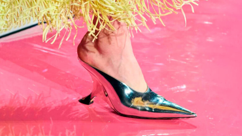 Российский стилист рассказал о самой модной обуви весны-2023