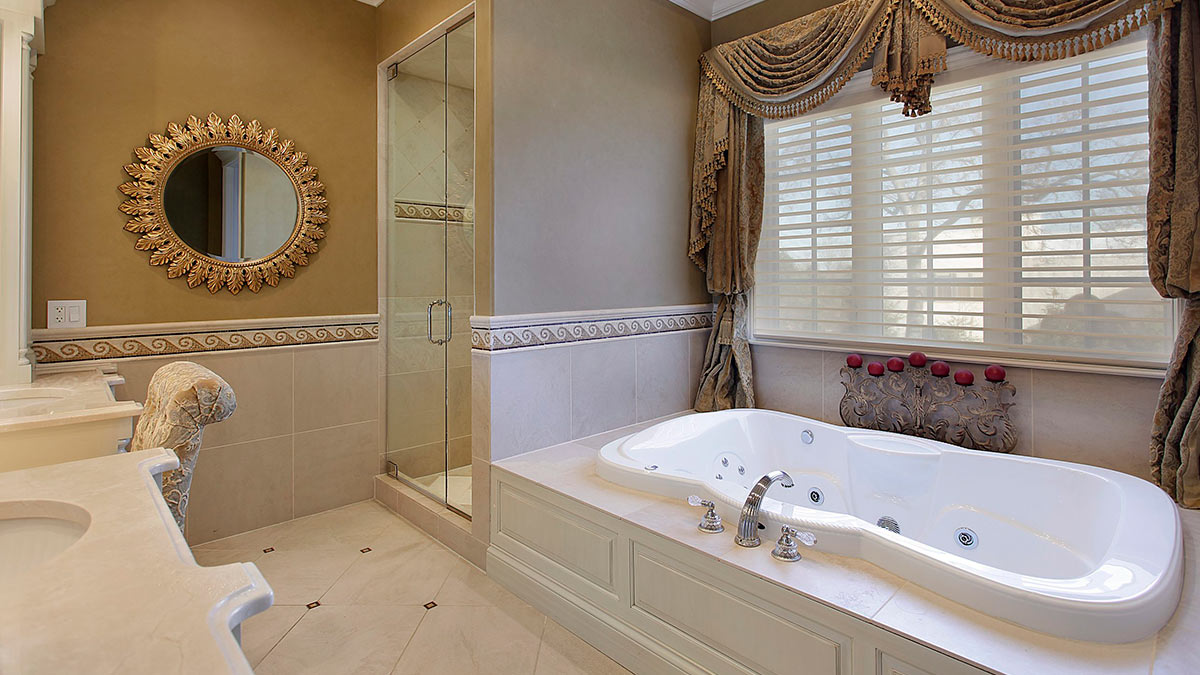 Удачные решения для маленькой ванной комнаты