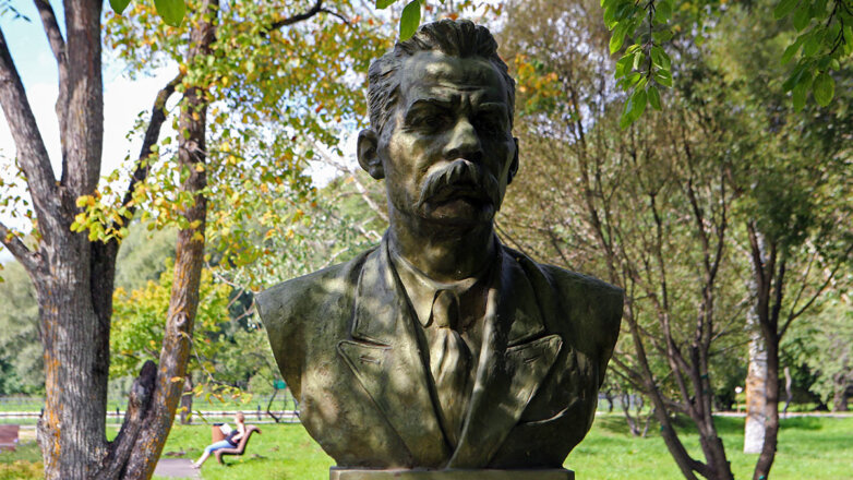 В Одессе демонтируют памятник русскому советскому писателю Максиму Горькому