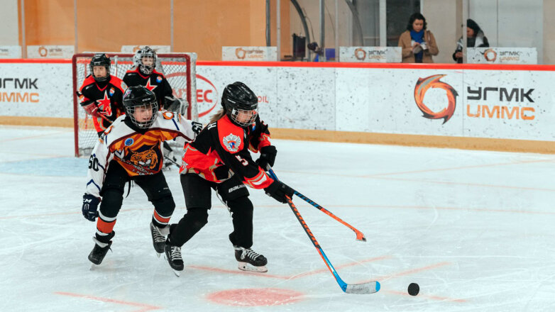 В Верхней Пышме стартовал праздник детского хоккея