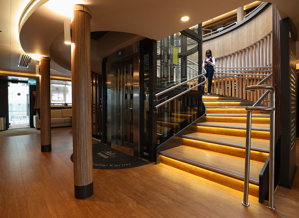 Интерьер теплохода "Мустай Карим"