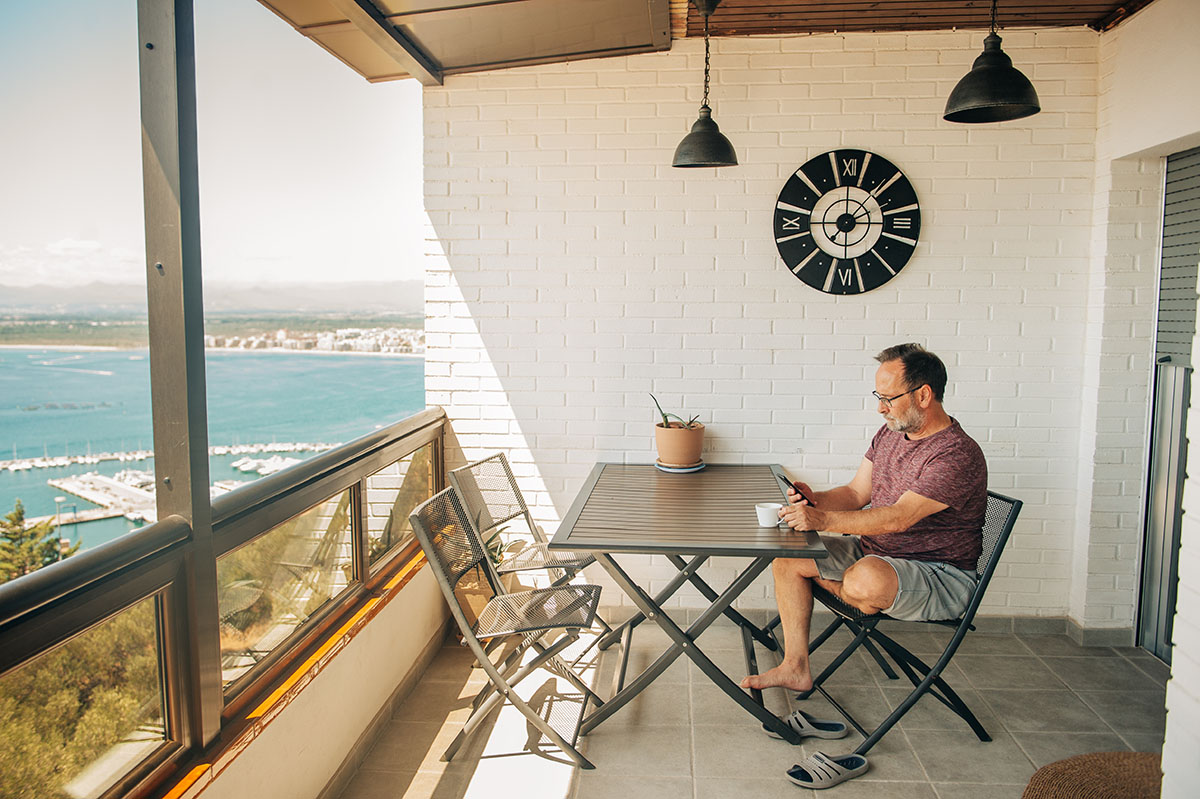 Отдыхающий в одном из гостевых домов