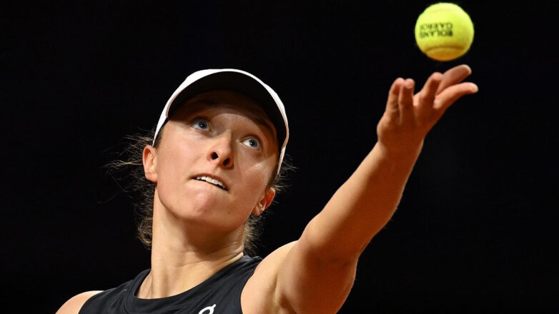 Первая ракетка мира Свёнтек вышла в полуфинал турнира в Штутгарте