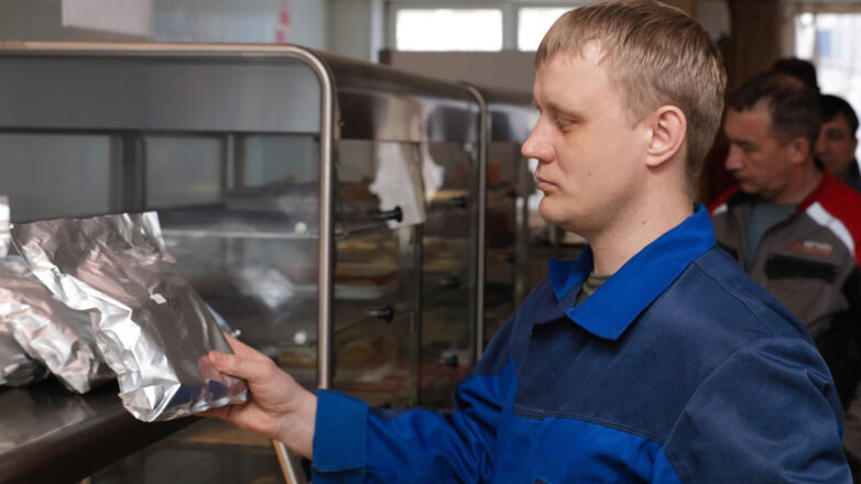 "Кузбассразрезуголь" организовал комплексные обеды для своих работников