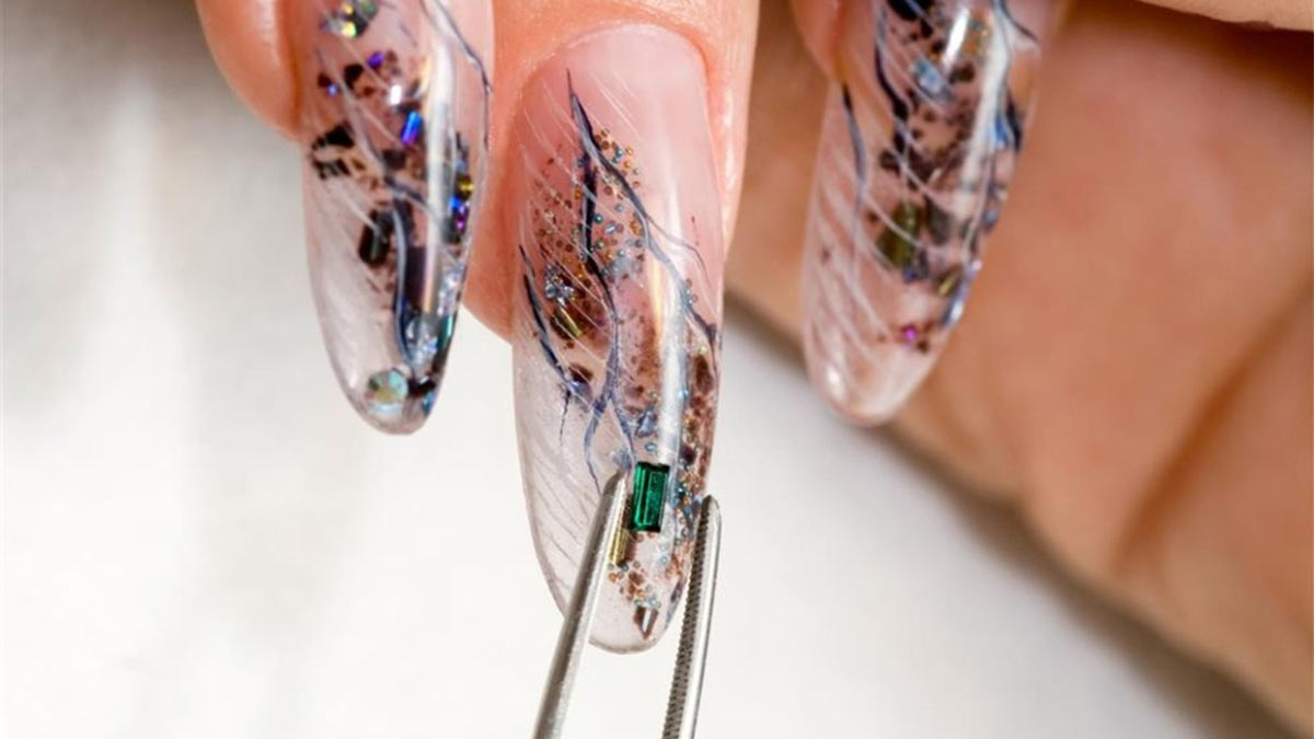 Прозрачный маникюр