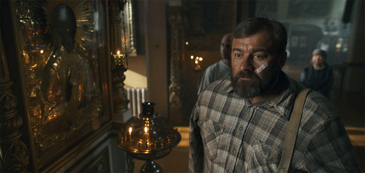 Кадр из фильма "Русский крест"