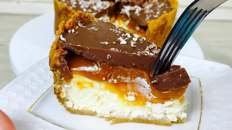 Торт "Твикс" без выпечки: вкусный десерт за 30 минут