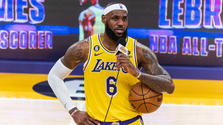 СМИ: Леброн Джеймс может завершить карьеру после вылета "Лейкерс" из плей-офф НБА