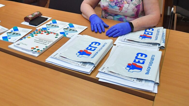 Серебряную медаль предложили вручать при получении по 60 баллов за два ЕГЭ