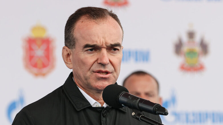 Власти Кубани опровергли информацию об эвакуации из-за пожара на нефтебазе у порта Тамань