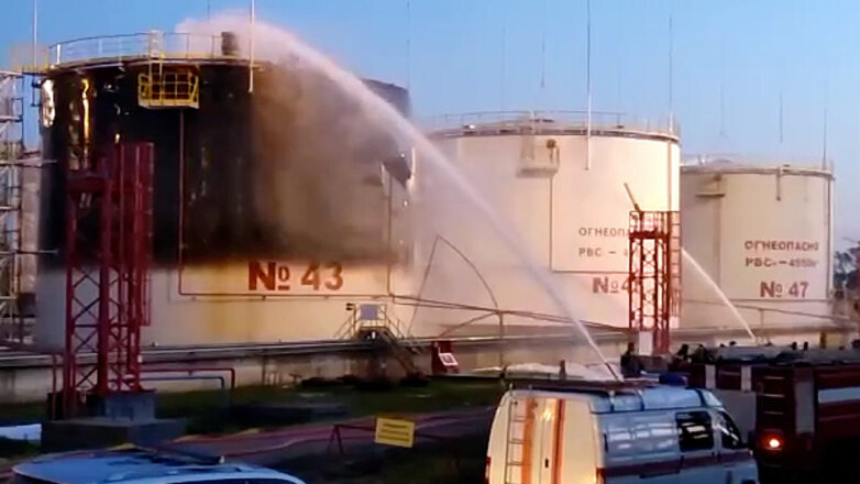 РИА Новости: на Ильский нефтезавод на Кубани упали 4 беспилотника