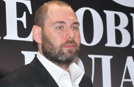 На уехавшего из России комика Слепакова завели уголовное дело