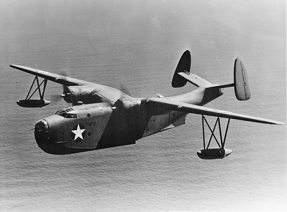 Летающая лодка Маринер из 74-й эскадрильи ВМФ США