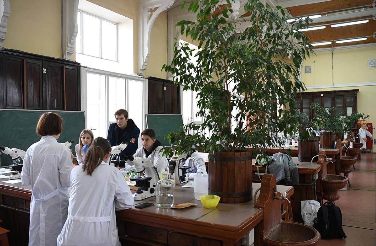 Студенты во время занятий