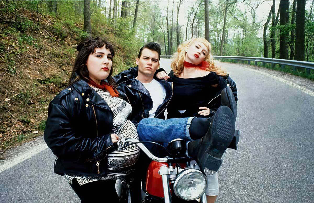 Кадр из фидьма "Плакса", 1990