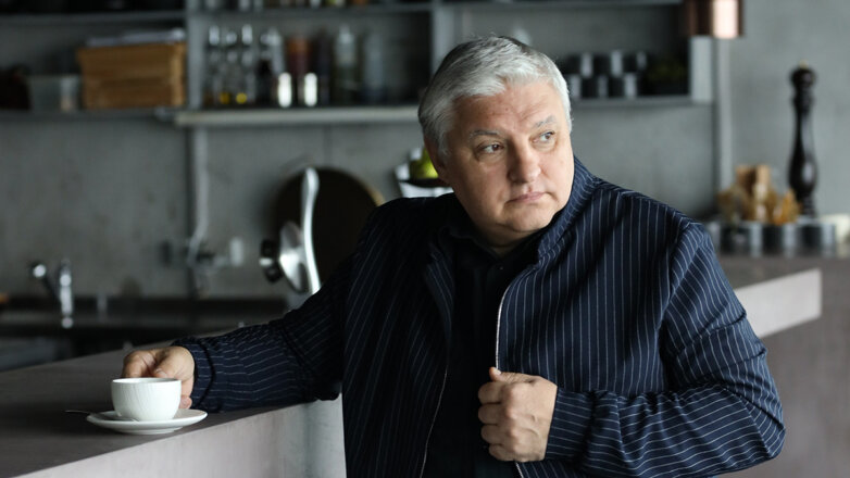 Игорь Бухаров: "Надо не маркетингом заниматься, а научиться жарить котлеты"