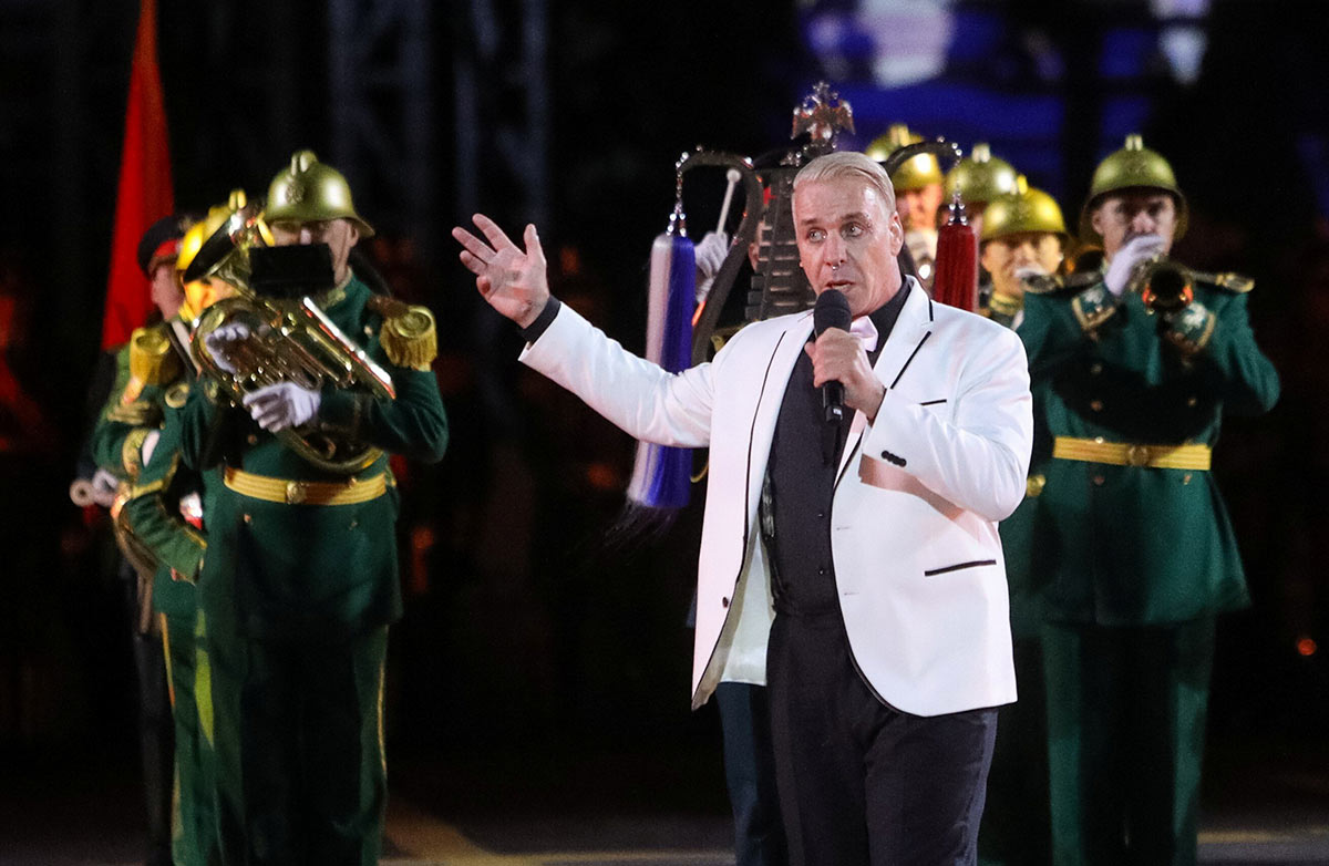 Солист группы Rammstein Тилль Линдеманн на фестивале "Спасская башня"