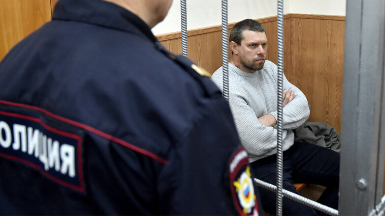 Троих экс-полицейских, осужденных за фабрикацию дела Голунова, выпустят из колонии