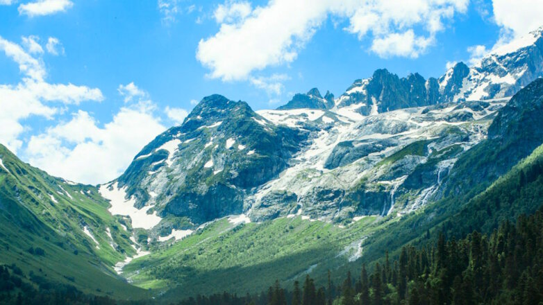 Группа туристов из Москвы пропала в горах Карачаево-Черкесии