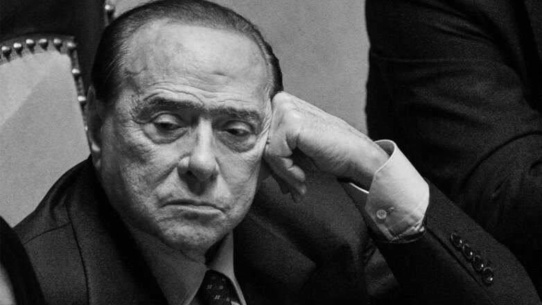 Путин назвал Берлускони "дорогим человеком и настоящим другом"