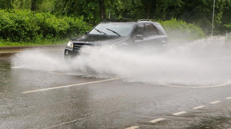 "Оранжевый" уровень опасности объявили в Москве из-за сильных ливней
