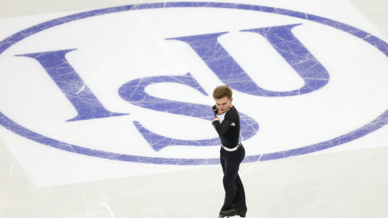 ISU не стал включать российских фигуристов в список участников этапов Гран-при