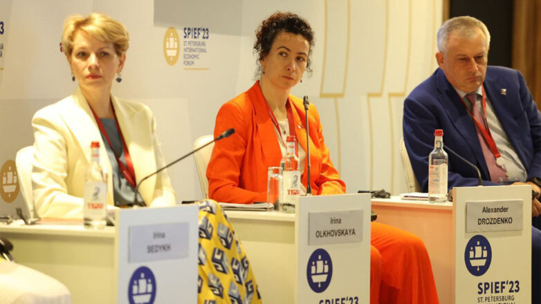 Социальную политику "Восточного Порта" обсудили на ПМЭФ-2023