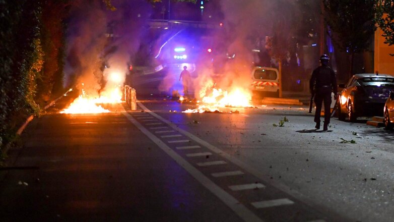 Le Figaro: во Франции после пятой ночи беспорядков арестовали 719 человек